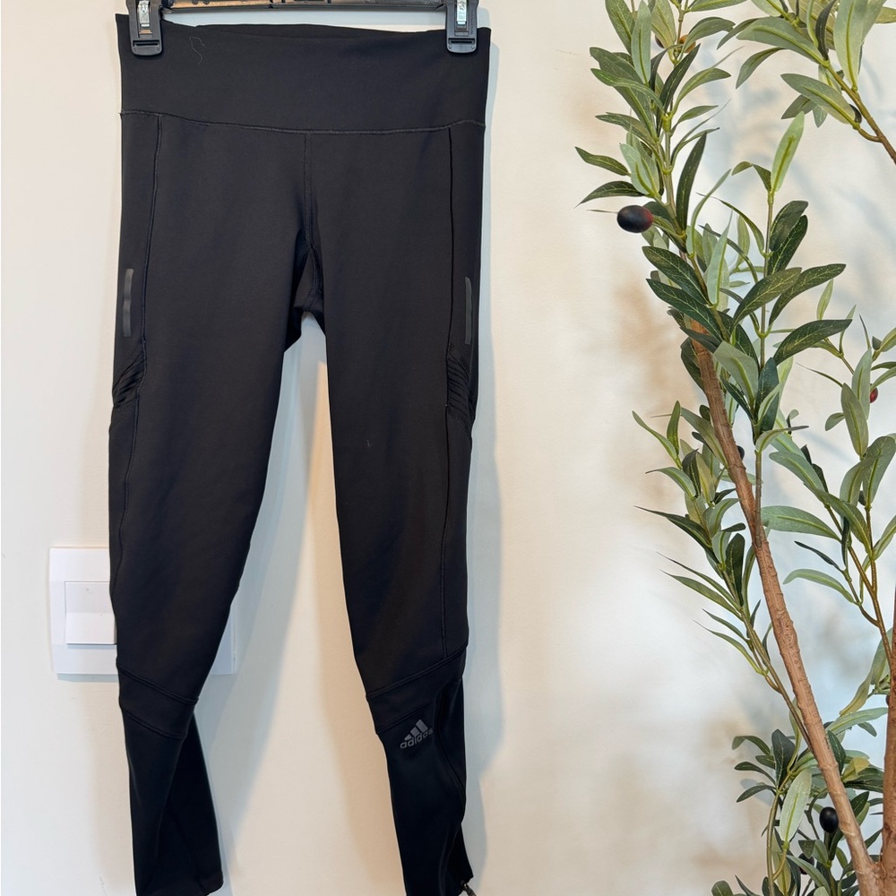 Adidas Black Leggings Sleek Design